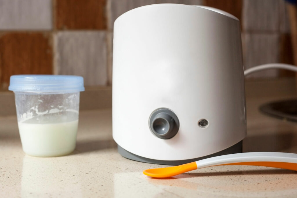 Electric baby food warmer used for heat breast milk